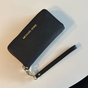 Michael Kors wristlet wallet